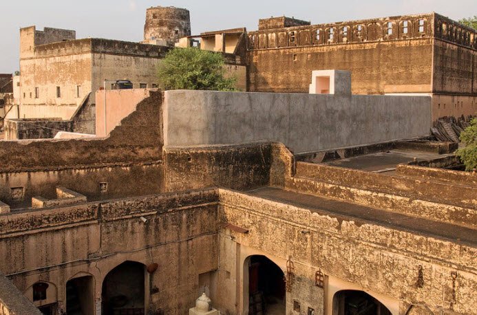 Badalgarh Fort, Jhunjhunu, Rajasthan - Vushii.com